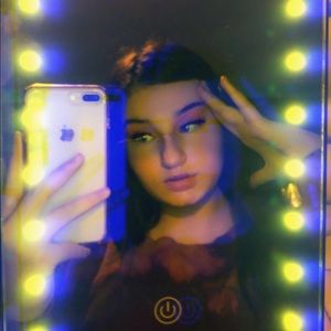 Meet your Posher, Jade